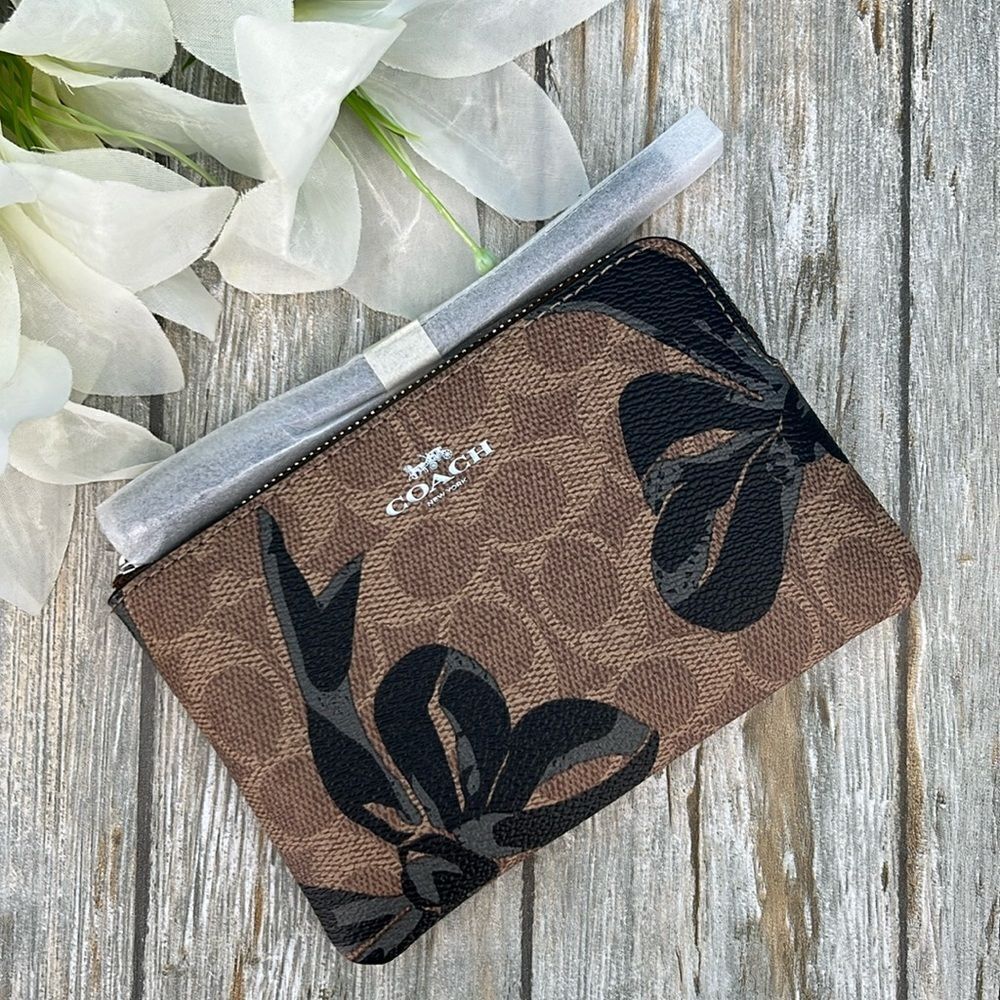 Coach Corner Zip Wristlet In Signature Canvas With Bow Print Bag Wallet Purse